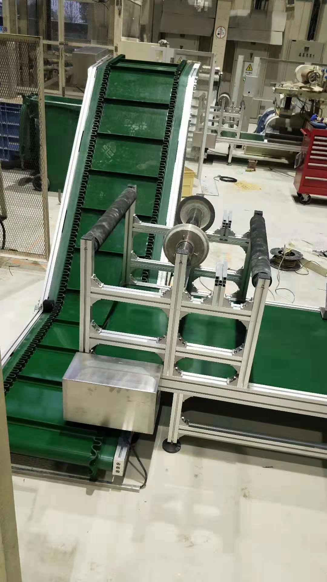 擋板濟南皮帶輸送機.jpg